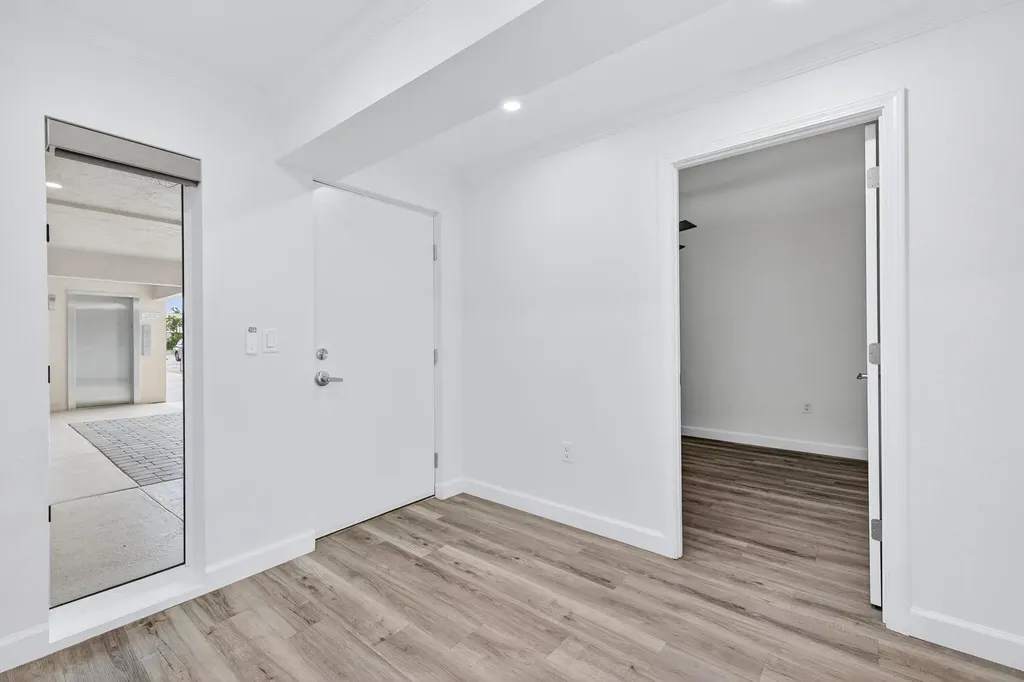 200 Periwinkle Way Sanibel FL 33957