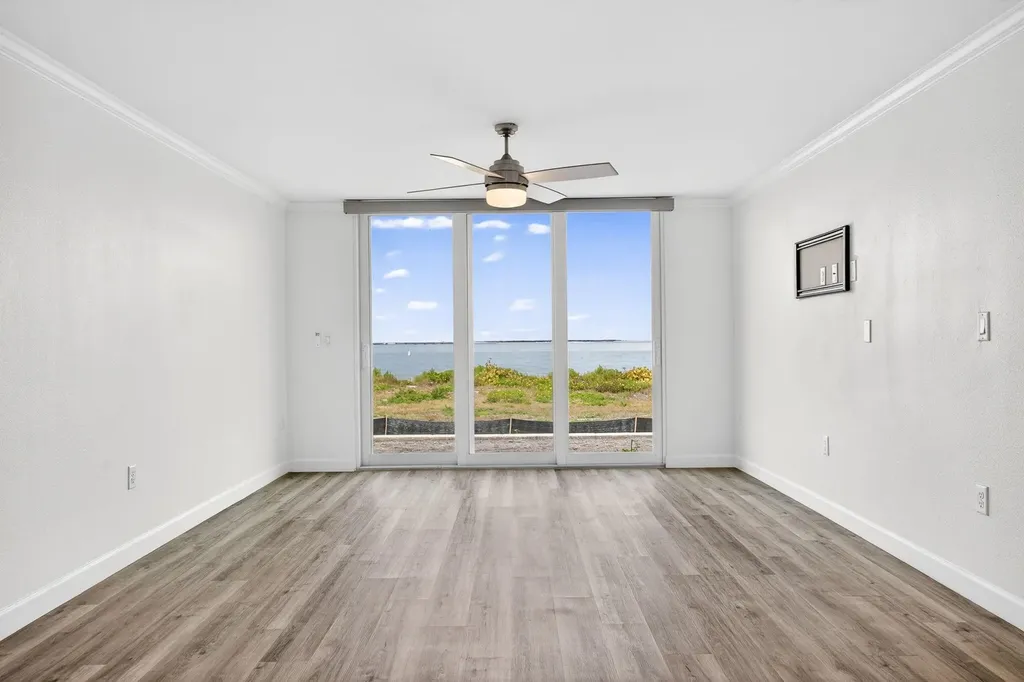 200 Periwinkle Way Sanibel FL 33957