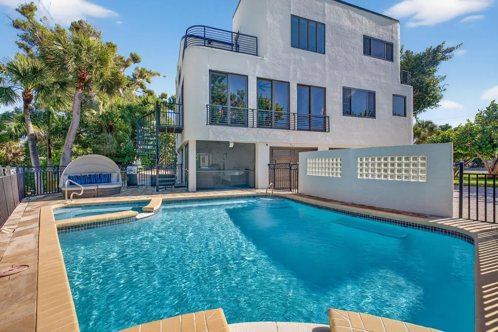 3400 W Gulf Drive Sanibel FL 33957