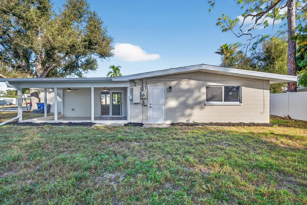 2230 Aldridge Avenue Fort Myers FL 33907
