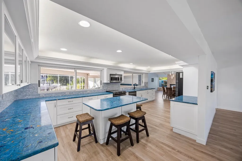 1019 Lindgren Boulevard Sanibel FL 33957