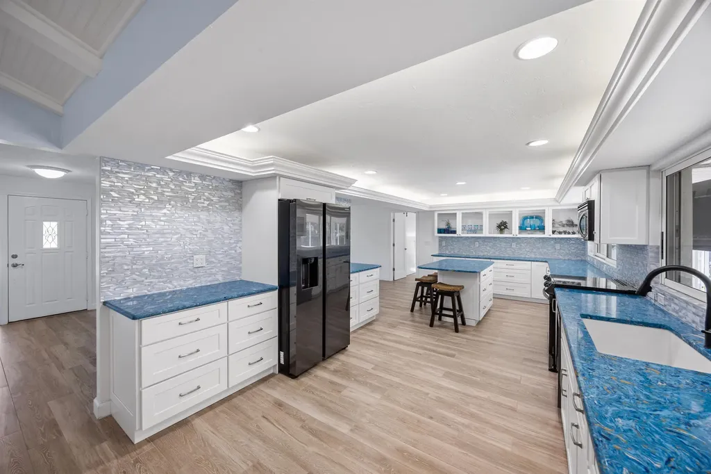 1019 Lindgren Boulevard Sanibel FL 33957