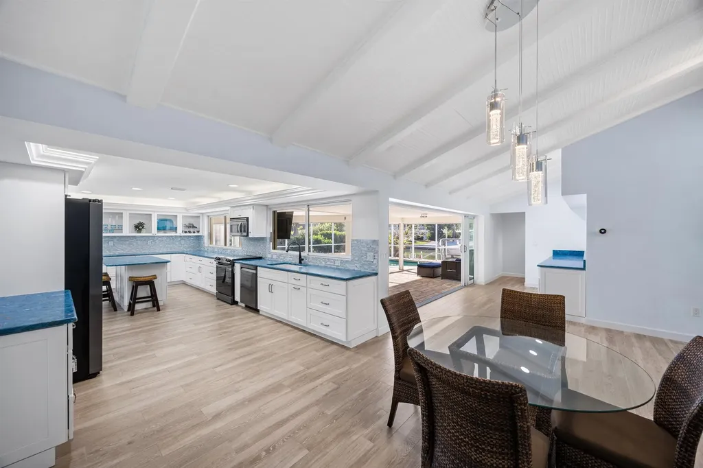 1019 Lindgren Boulevard Sanibel FL 33957