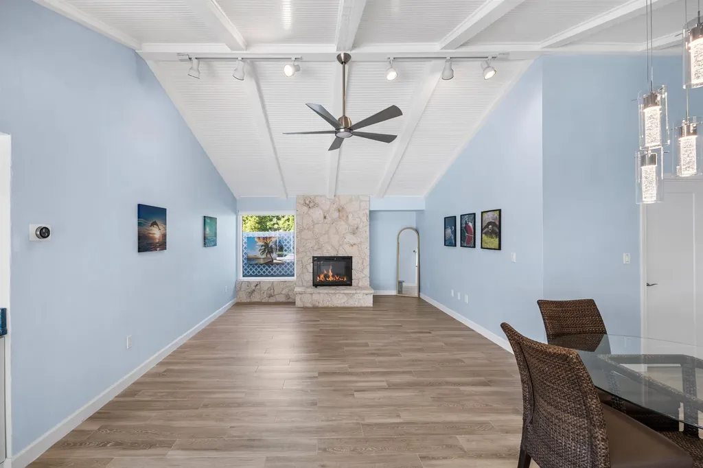 1019 Lindgren Boulevard Sanibel FL 33957