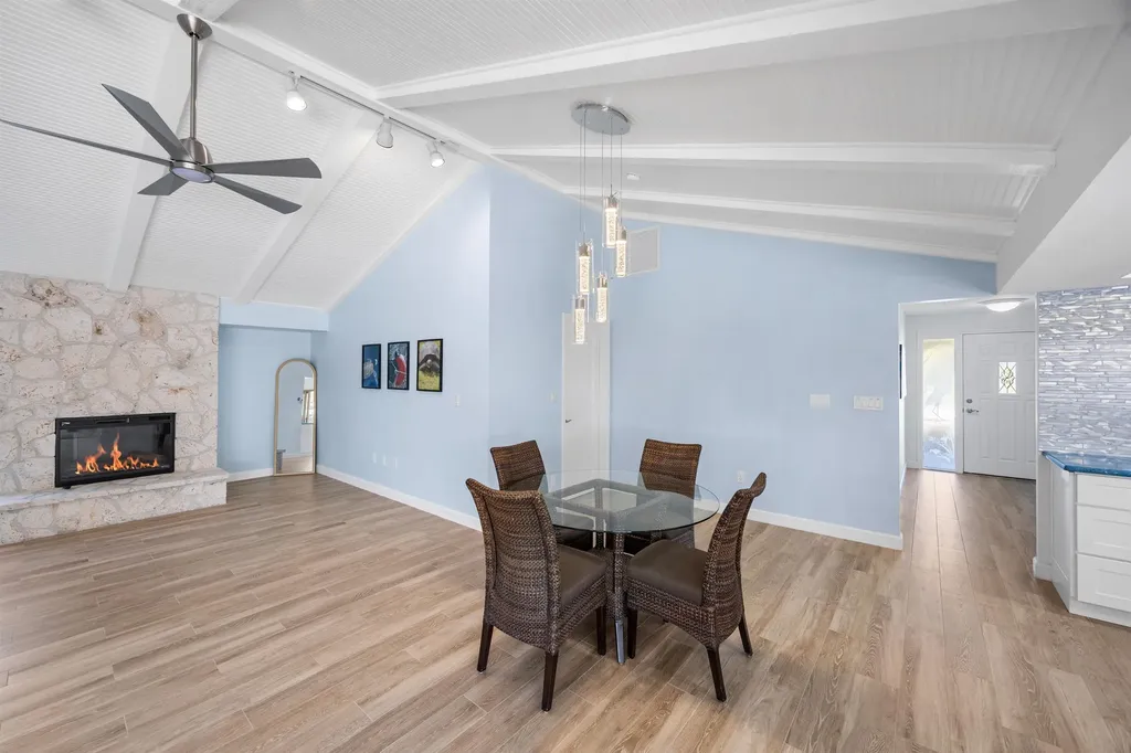 1019 Lindgren Boulevard Sanibel FL 33957