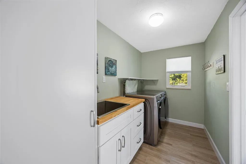 1019 Lindgren Boulevard Sanibel FL 33957