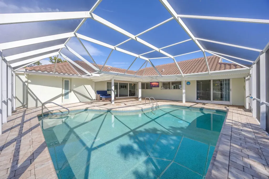 1019 Lindgren Boulevard Sanibel FL 33957