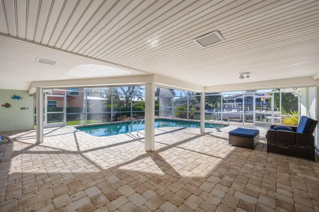 1019 Lindgren Boulevard Sanibel FL 33957