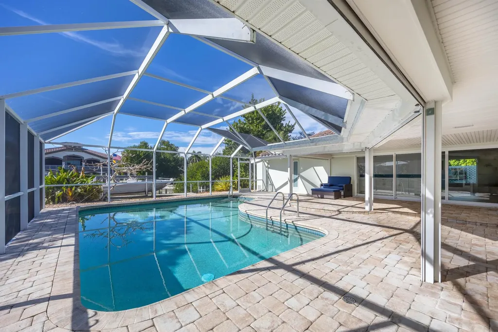 1019 Lindgren Boulevard Sanibel FL 33957