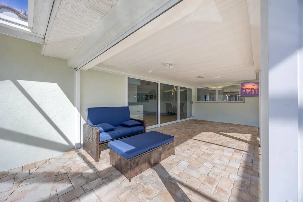 1019 Lindgren Boulevard Sanibel FL 33957