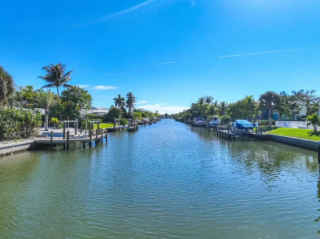 1019 Lindgren Boulevard Sanibel FL 33957