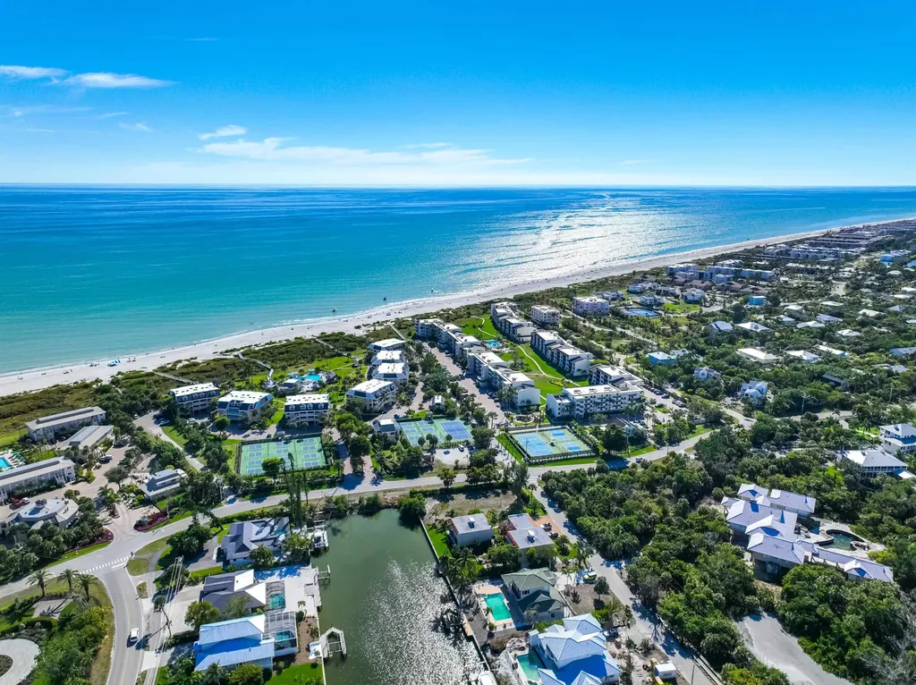 1019 Lindgren Boulevard Sanibel FL 33957