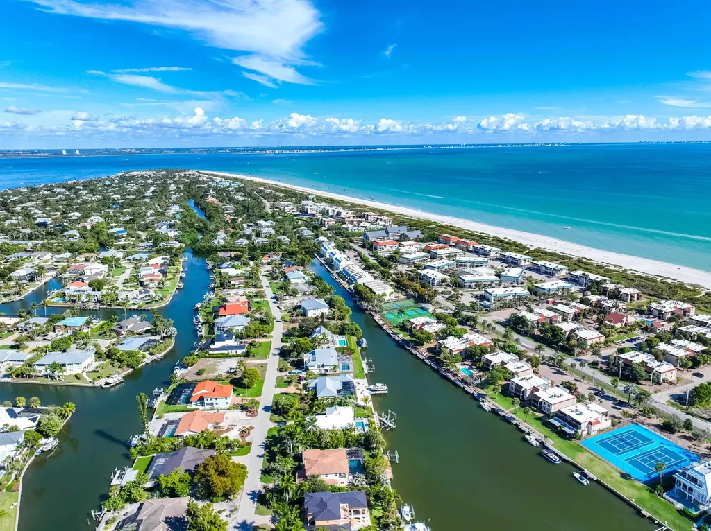 1019 Lindgren Boulevard Sanibel FL 33957