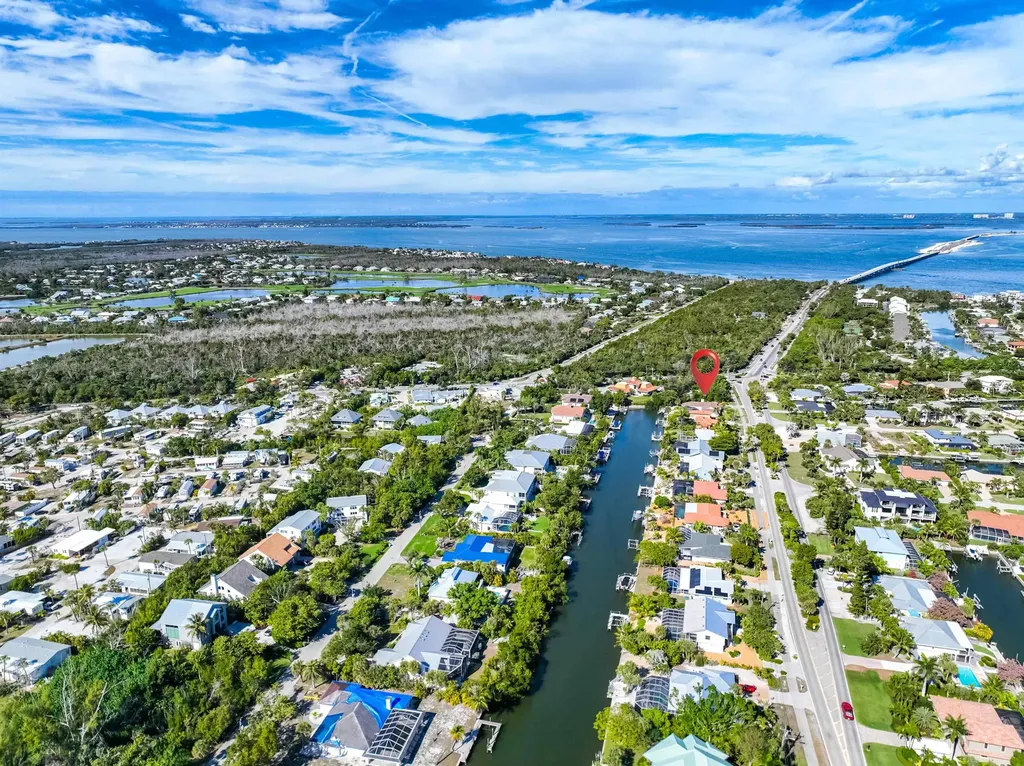 1019 Lindgren Boulevard Sanibel FL 33957