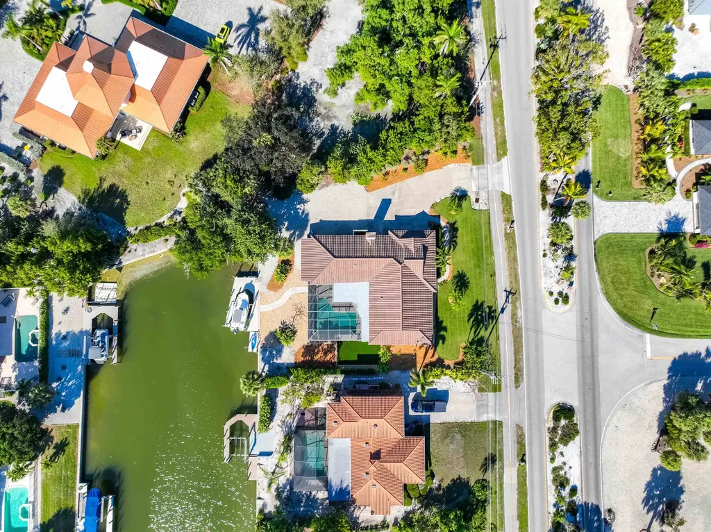 1019 Lindgren Boulevard Sanibel FL 33957