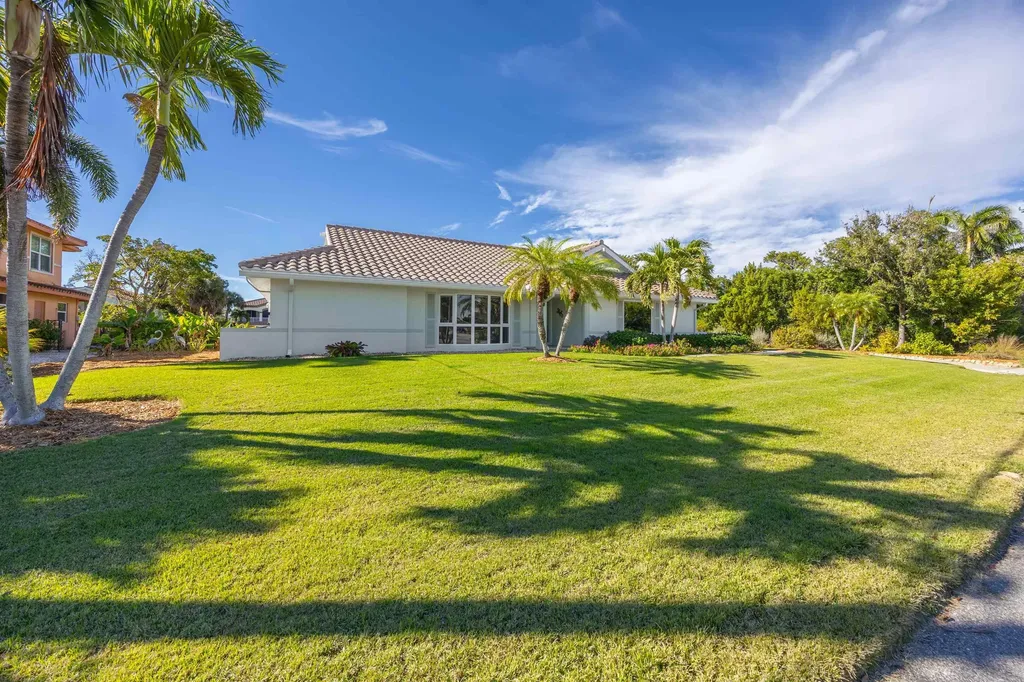 1019 Lindgren Boulevard Sanibel FL 33957