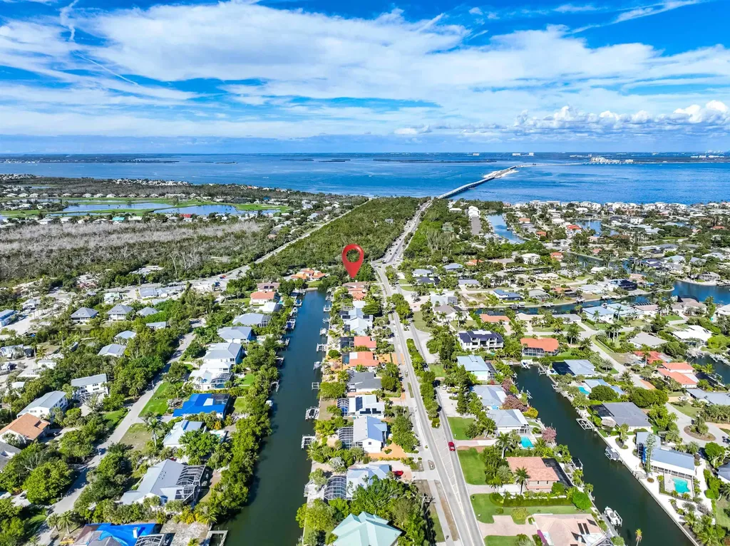 1019 Lindgren Boulevard Sanibel FL 33957