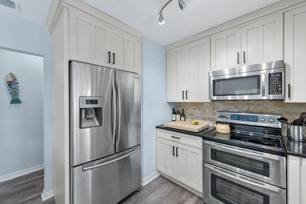 6092 Sanibel Captiva Road Sanibel FL 33957