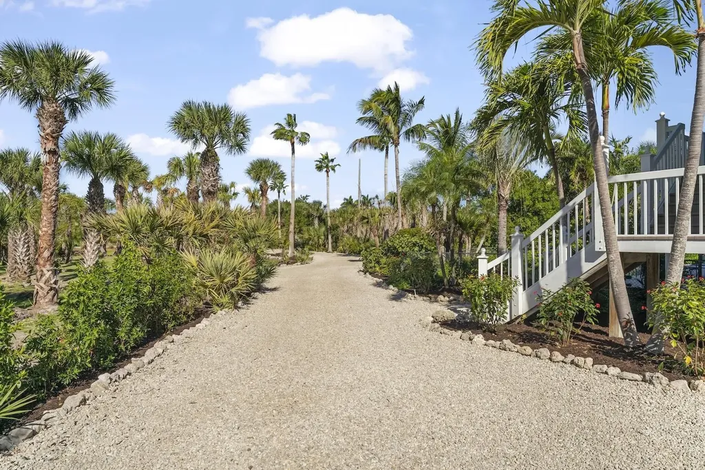 1828 Buckthorn Lane Sanibel FL 33957