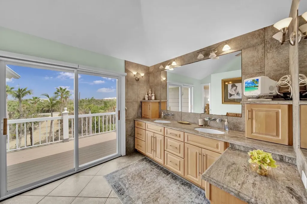 1828 Buckthorn Lane Sanibel FL 33957