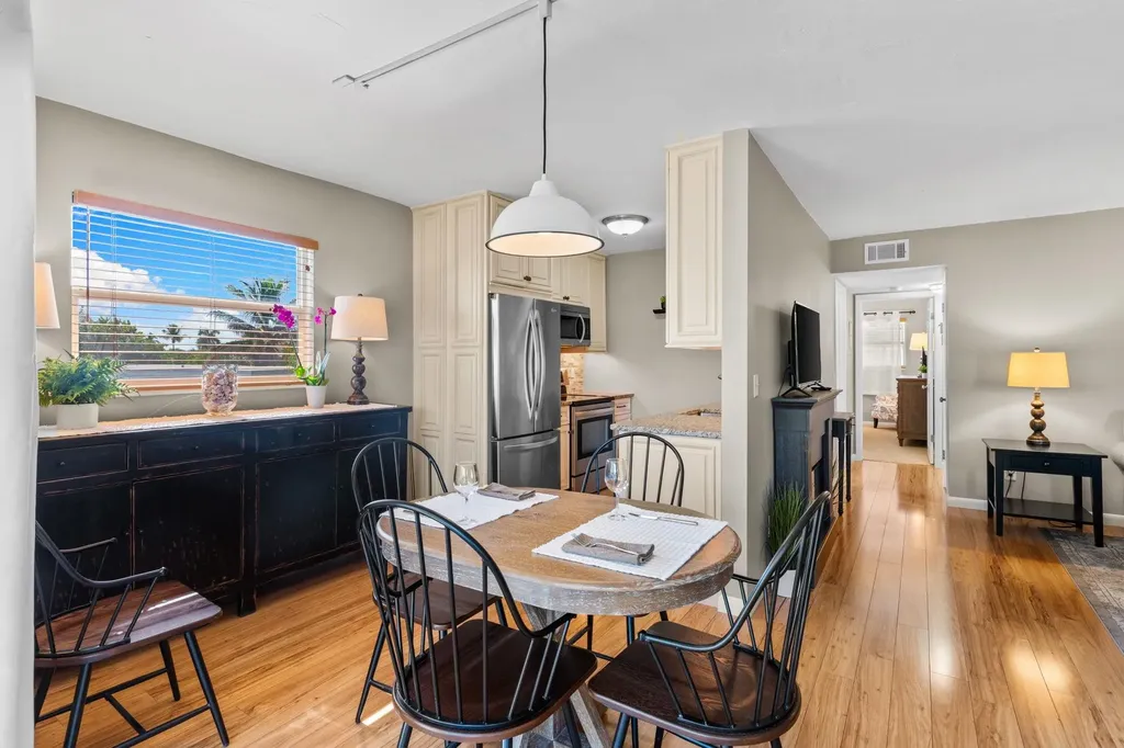 601 Periwinkle Way Sanibel FL 33957