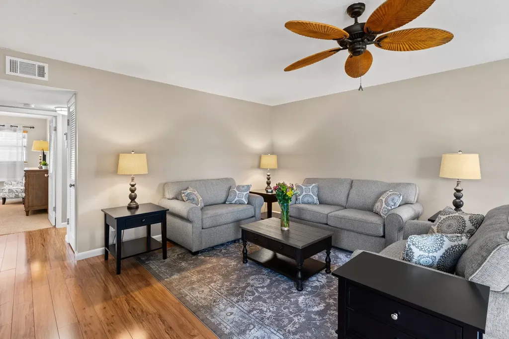 601 Periwinkle Way Sanibel FL 33957