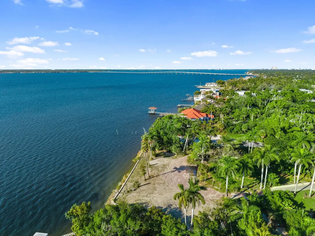 8661 Cajuput Cove Fort Myers FL 33919