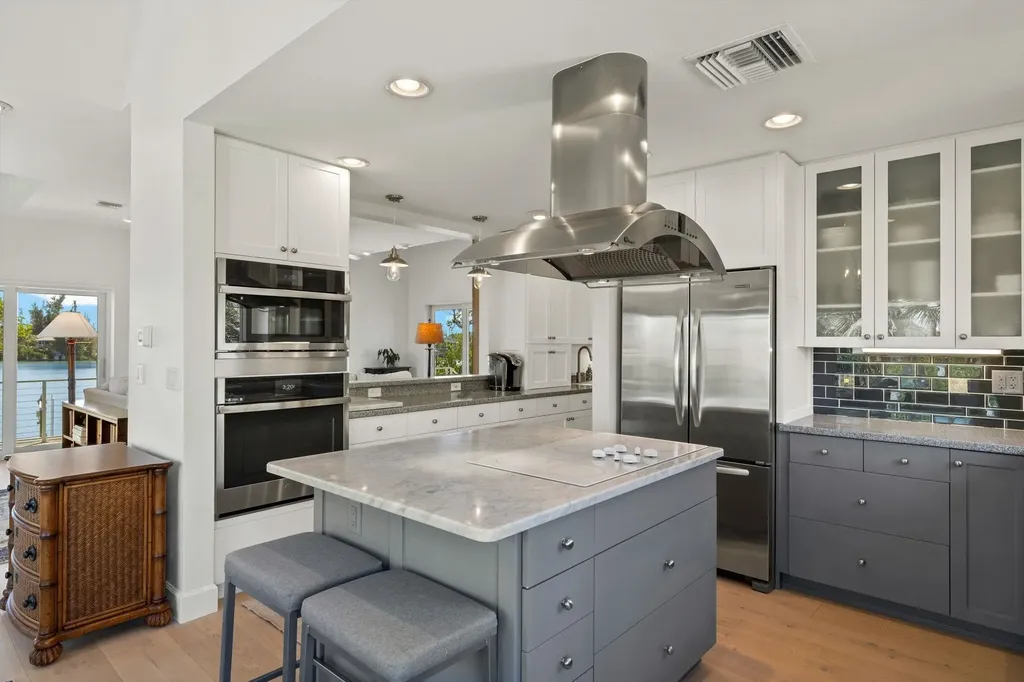 2400 Los Colony Road Sanibel FL 33957