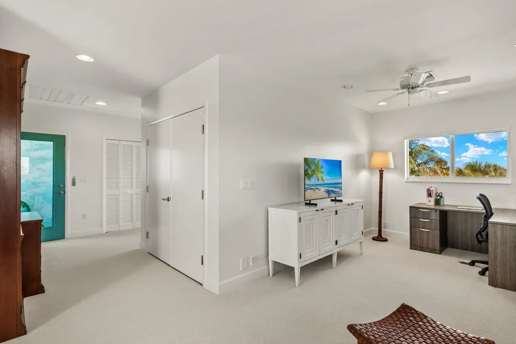 2400 Los Colony Road Sanibel FL 33957