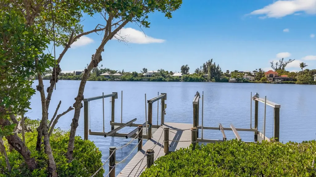 2400 Los Colony Road Sanibel FL 33957
