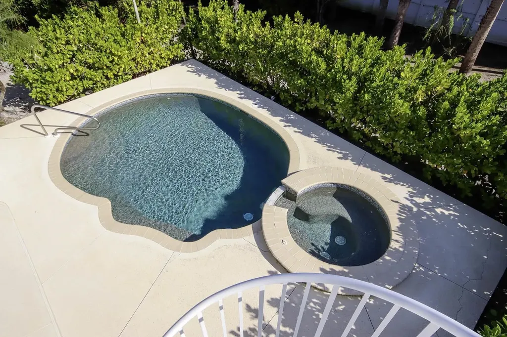 580 Sea Oats Drive Sanibel FL 33957