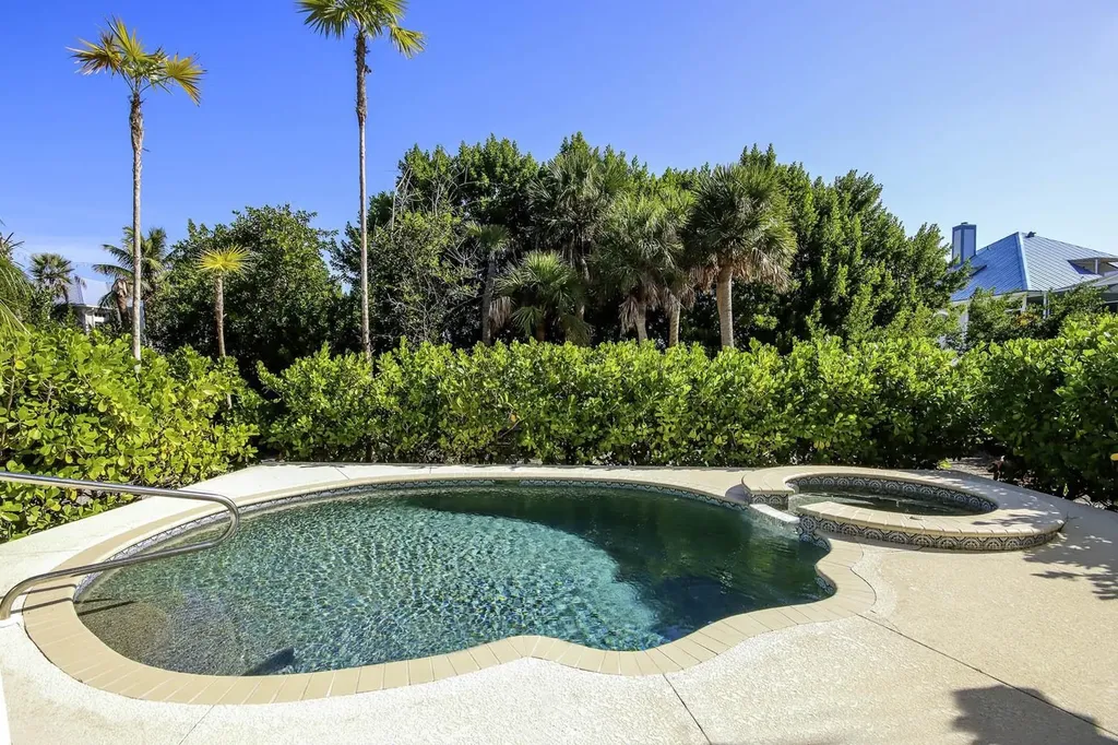 580 Sea Oats Drive Sanibel FL 33957