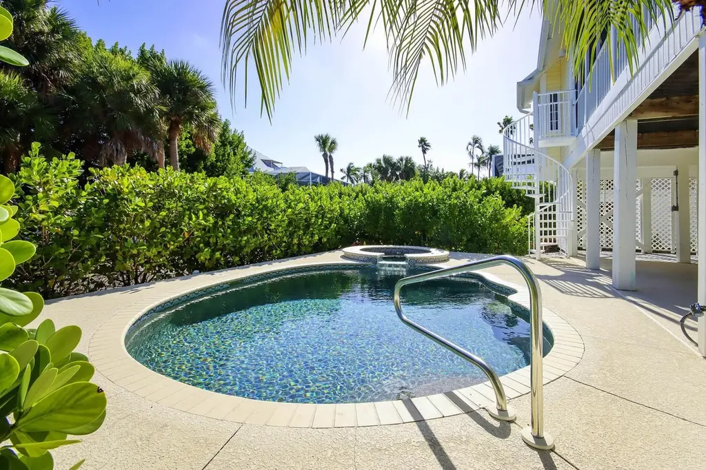 580 Sea Oats Drive Sanibel FL 33957