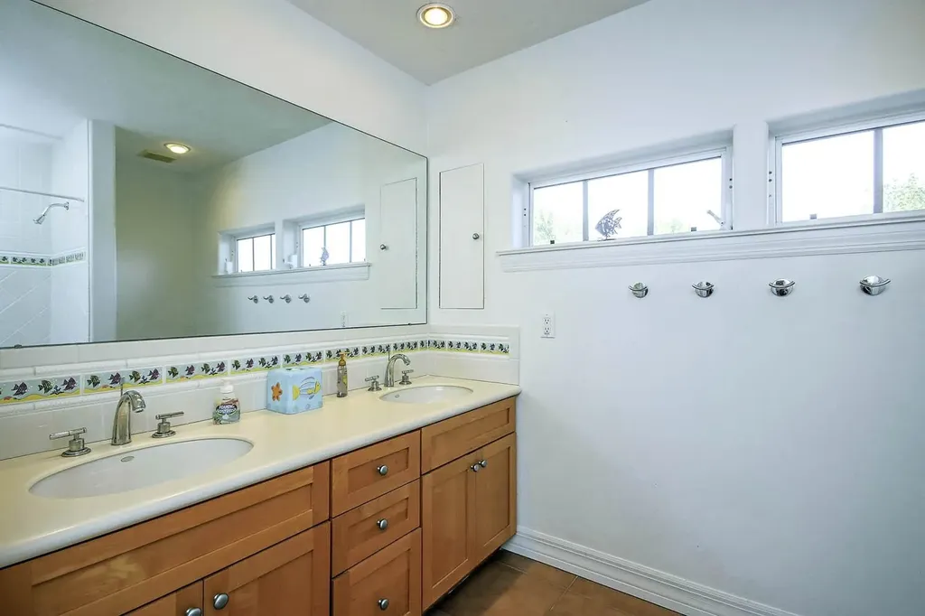 580 Sea Oats Drive Sanibel FL 33957