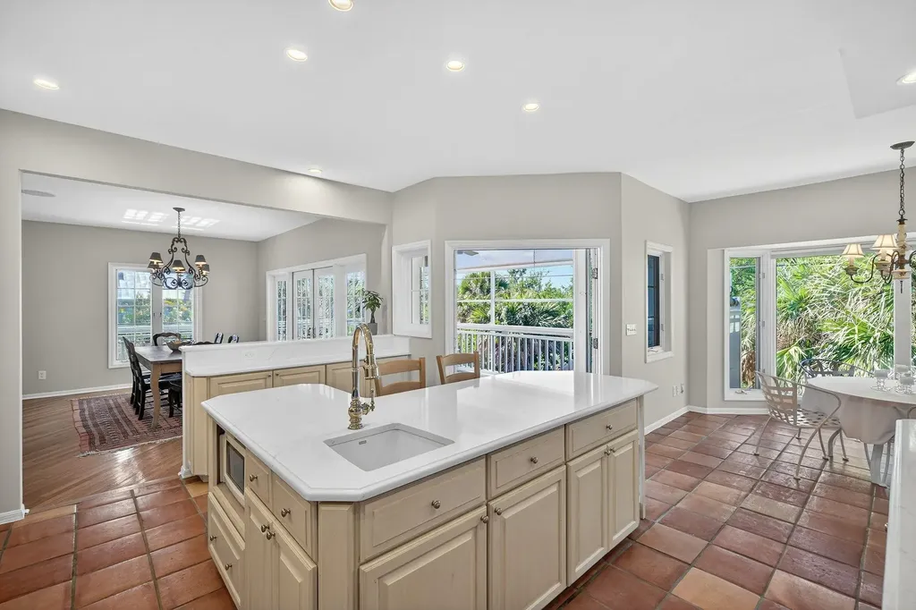 290 Southwinds Drive Sanibel FL 33957