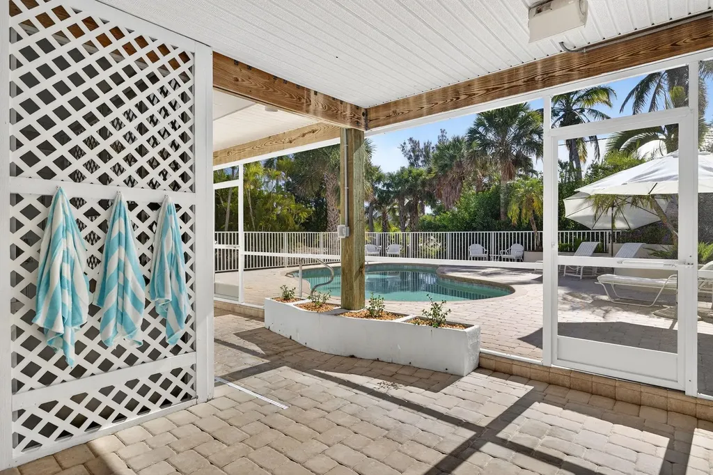 290 Southwinds Drive Sanibel FL 33957