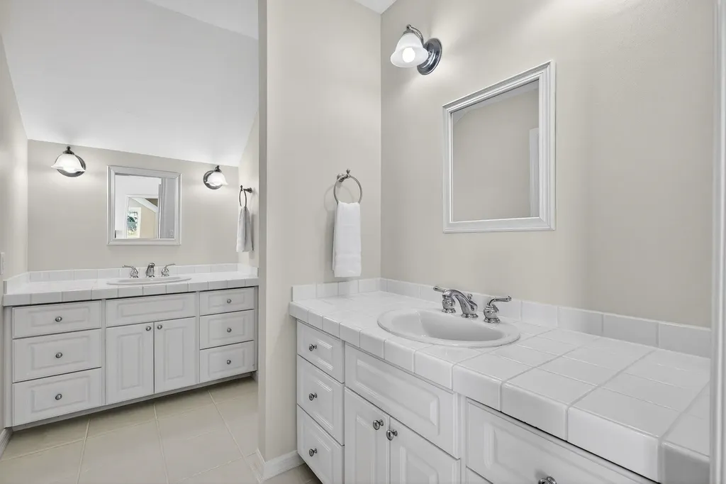 290 Southwinds Drive Sanibel FL 33957