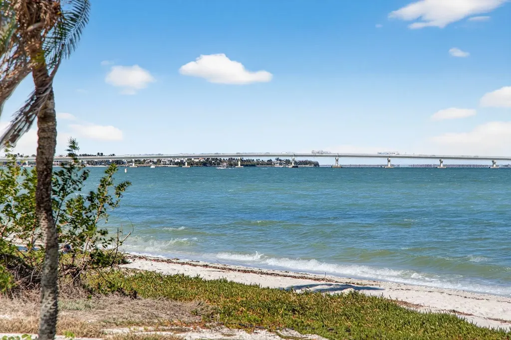 1245 Buttonwood Lane Sanibel FL 33957