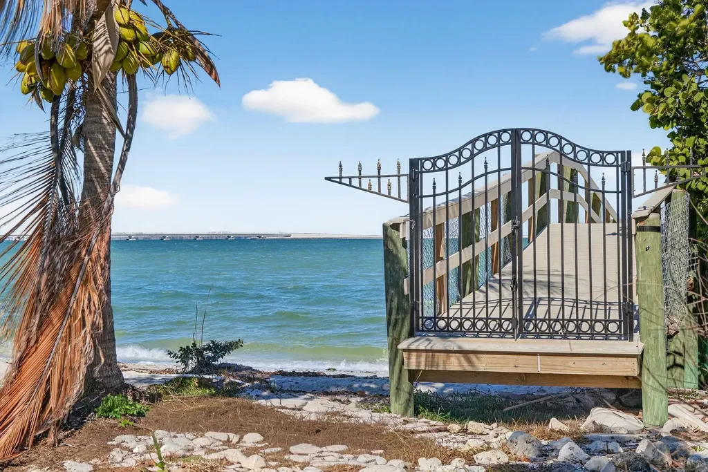 1245 Buttonwood Lane Sanibel FL 33957