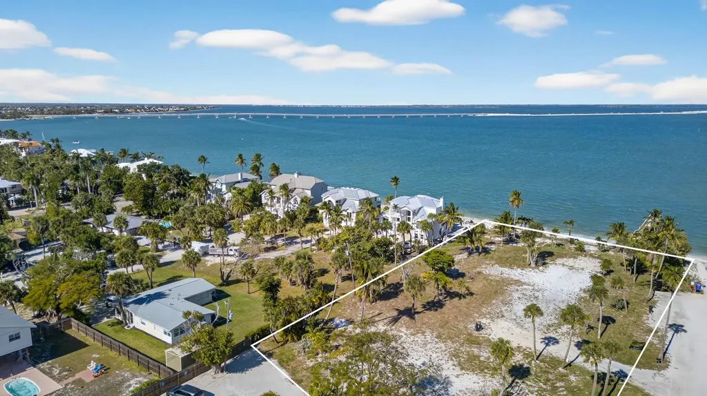 1245 Buttonwood Lane Sanibel FL 33957