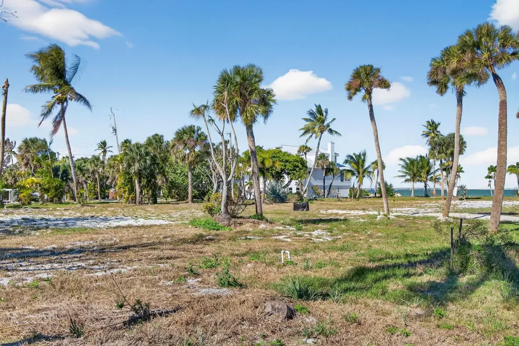 1245 Buttonwood Lane Sanibel FL 33957