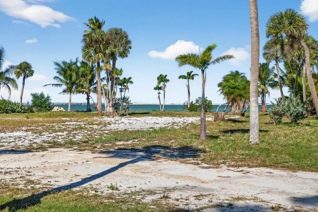 1245 Buttonwood Lane Sanibel FL 33957