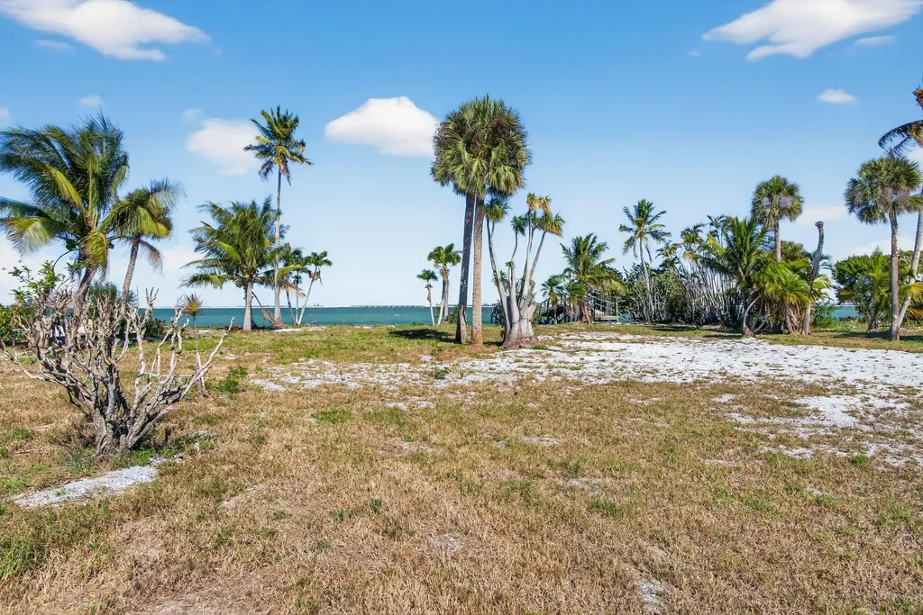 1245 Buttonwood Lane Sanibel FL 33957