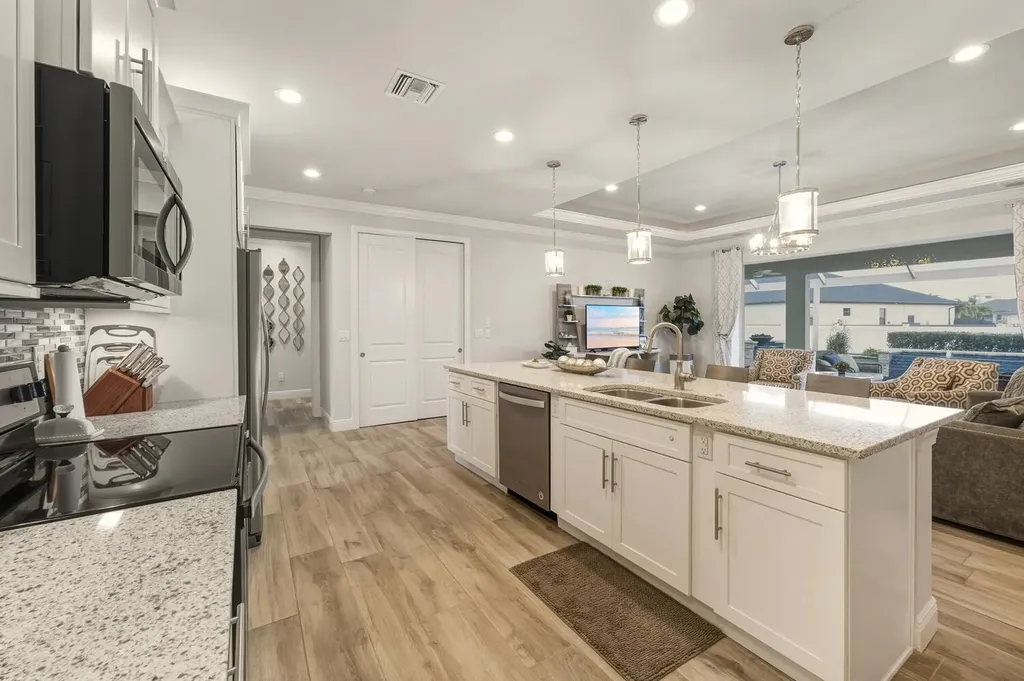 2525 Gleason Parkway Cape Coral FL 33914