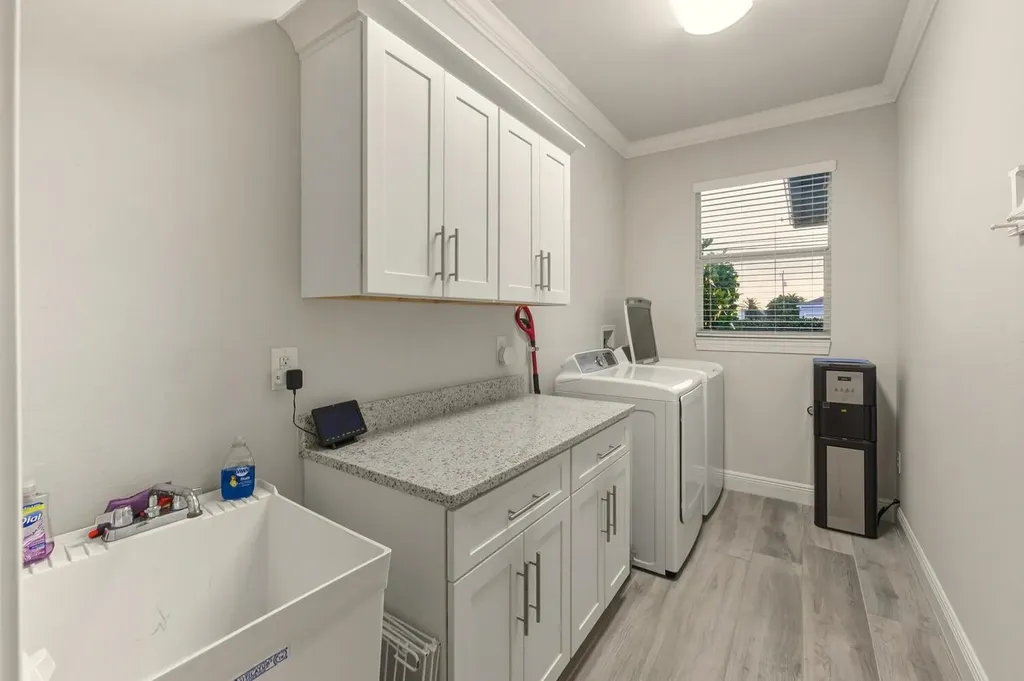 2525 Gleason Parkway Cape Coral FL 33914