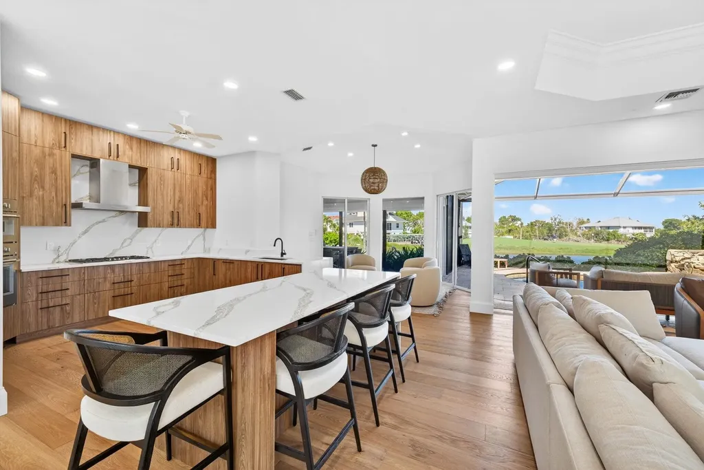 9008 Mockingbird Drive Sanibel FL 33957