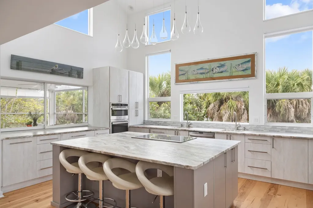 479 Lagoon Drive Sanibel FL 33957