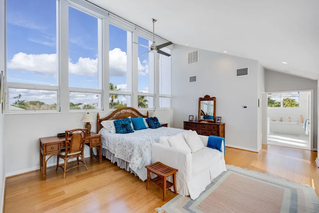 479 Lagoon Drive Sanibel FL 33957