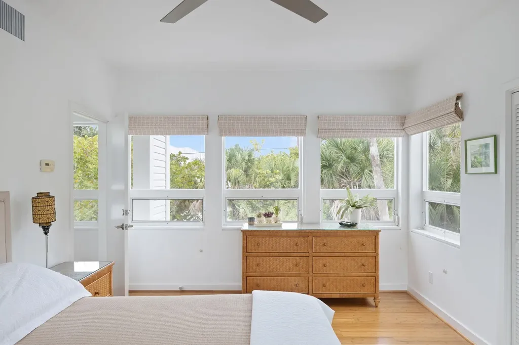 479 Lagoon Drive Sanibel FL 33957