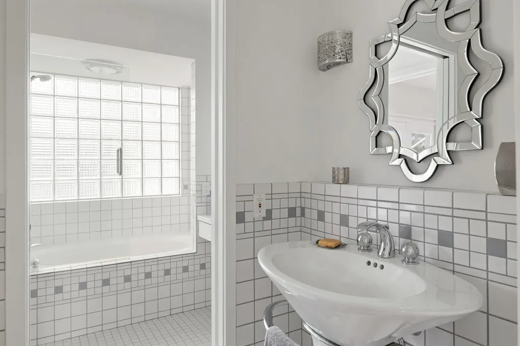 479 Lagoon Drive Sanibel FL 33957